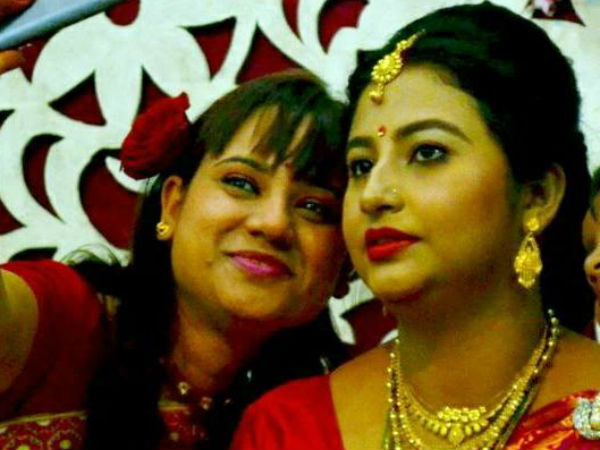  Women spend over five hours a week on selfies: Survey 