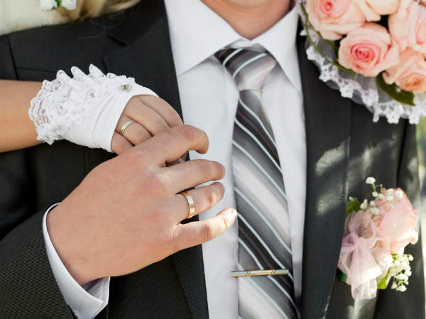 टॉयलेट सीट में डाला हुआ खाने की रीत टॉयलेट सीट में डाला हुआ खाने की रीत