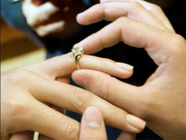 शादी से पहले फोड़ना होता है अंडा शादी से पहले फोड़ना होता है अंडा