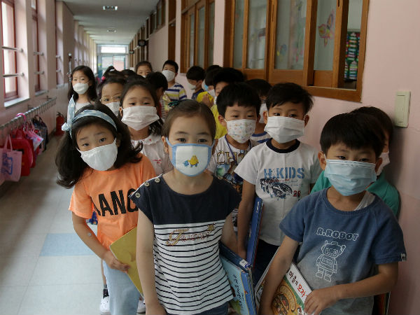 South Korea MERS outbreak: 19 deaths confirmed, 154 infected South Korea MERS outbreak: 19 deaths confirmed, 154 infected