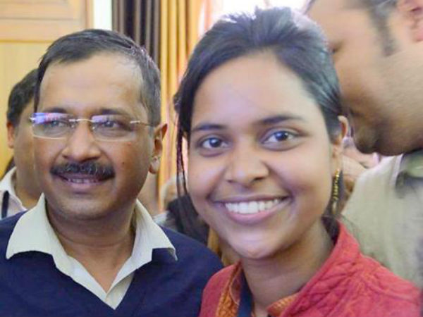 AAP member's wife calls Arvind Kejriwal a manipulator AAP member's wife calls Arvind Kejriwal a manipulator