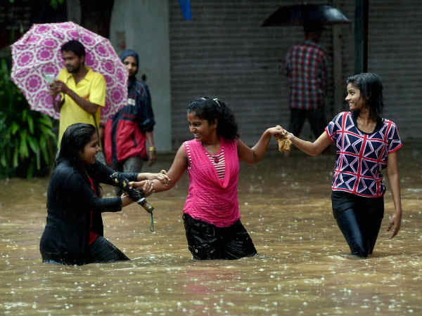 बारिश में मस्ती 