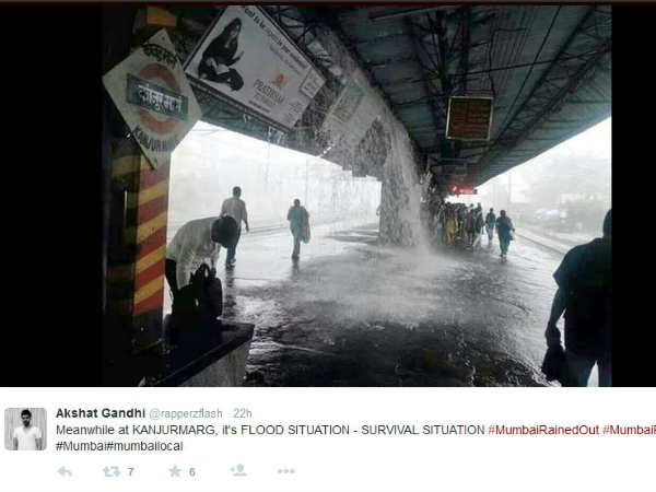 रेलवे स्टेशन का हाल 