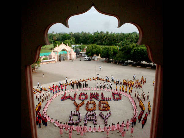 सूरत में योग दिवस 