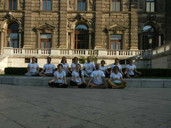 Yoga Day pics Austria ऑस्ट्र‍िया 