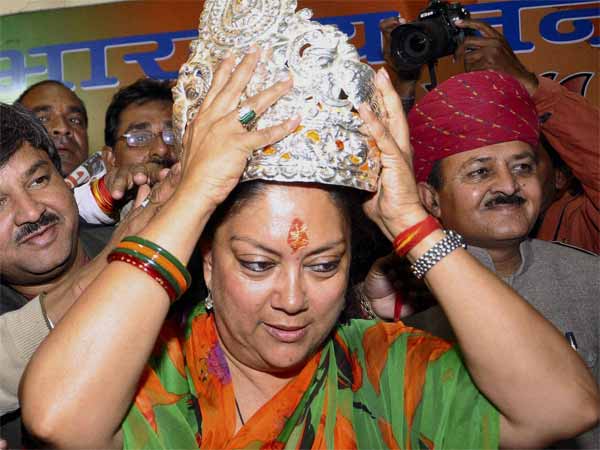 समर्थकों को टिकट दिलाने को लेकर विवाद