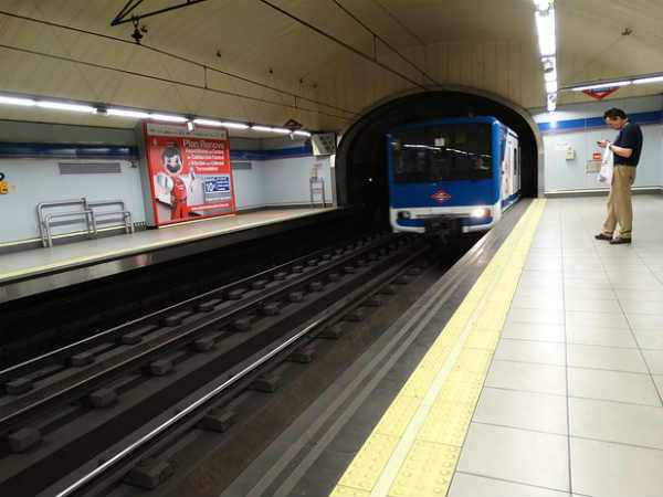 पेशेवर धक्का देने वाला