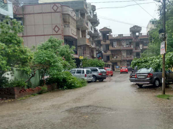 कॉलोनियों का मंजर 