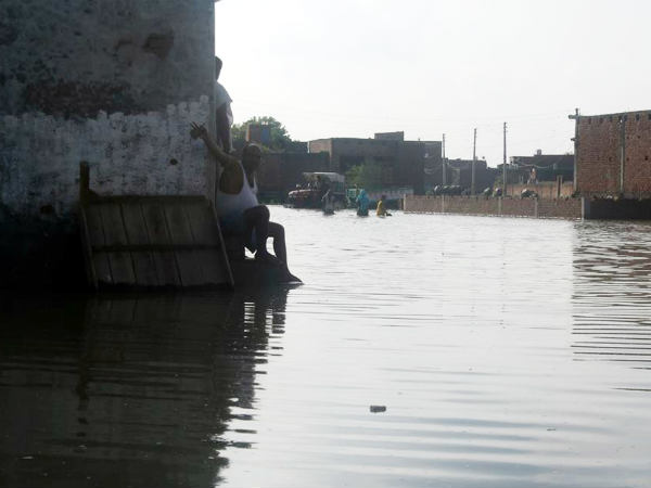 घर से निकलना मुश्क‍िल 