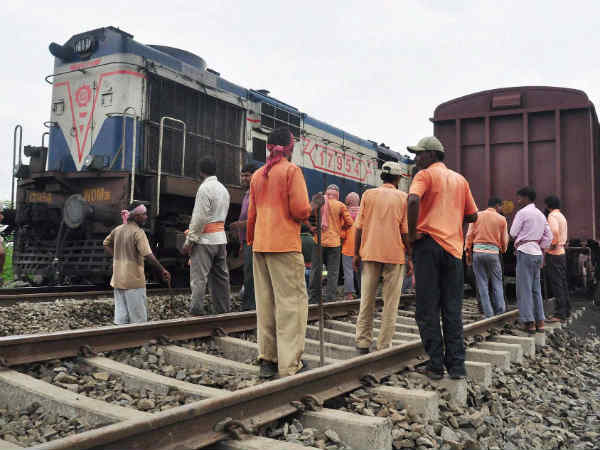 Uttar Pradesh rail tracks are splash with blood Uttar Pradesh rail tracks are splash with blood