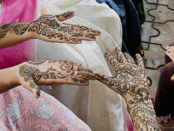 मेंहदी लगाना