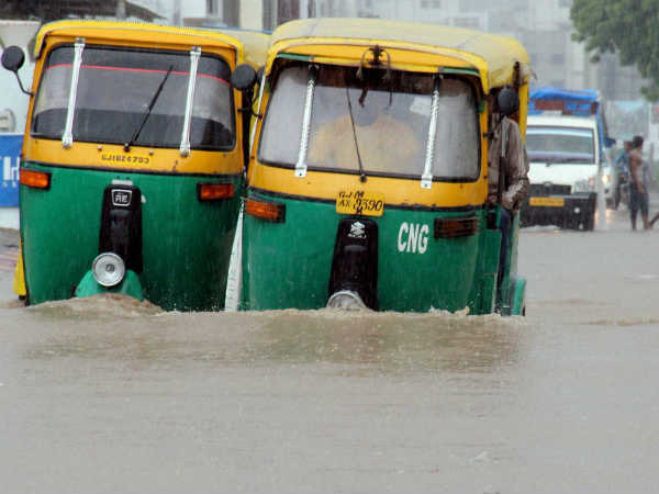 अहमदाबाद का बुरा हाल 