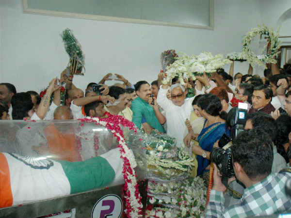 कलाम को देखने उमड़ी भीड़ 