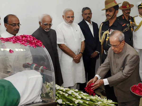 राष्ट्रपति पहुंचे कलाम के घर 