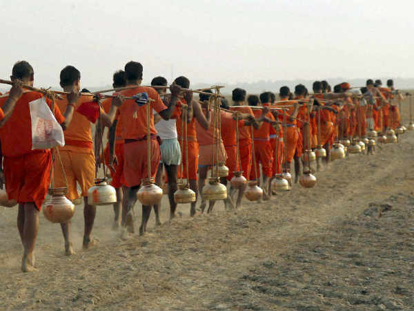 दही से बने शिव लिंग दही से बने शिव लिंग