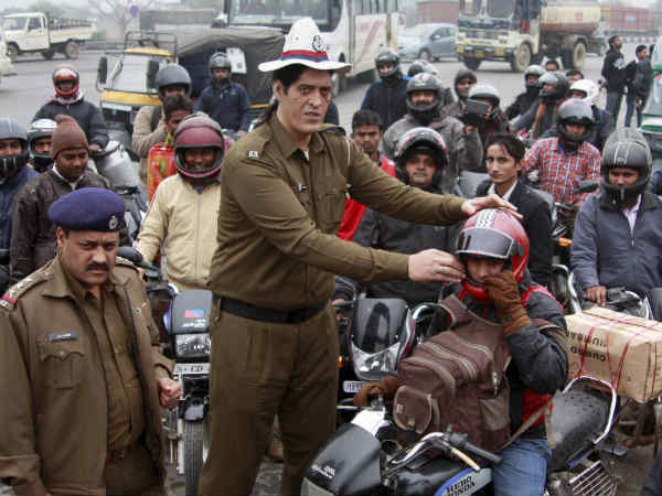 पुलिस थाने में सोना