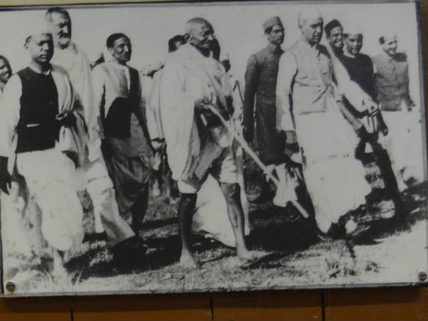 गफ्फार खां, गांधी जी और नेहरू जी साथ-साथ