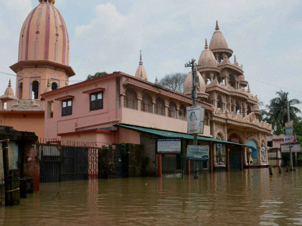 धर्मपुर कस्बा जलमग्न