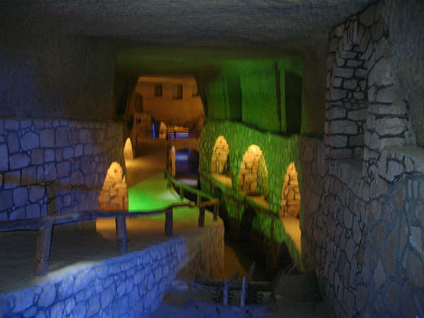 किस अंडरग्राउंड सिटी