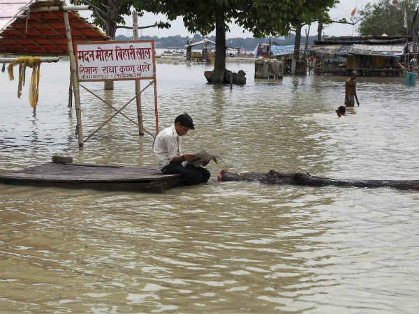 इलाहाबाद में बाढ़ जैसा माहौल 