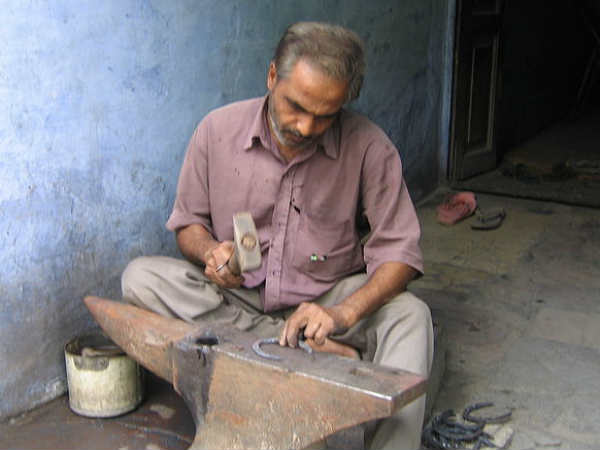 बिजनेस बढ़ता है