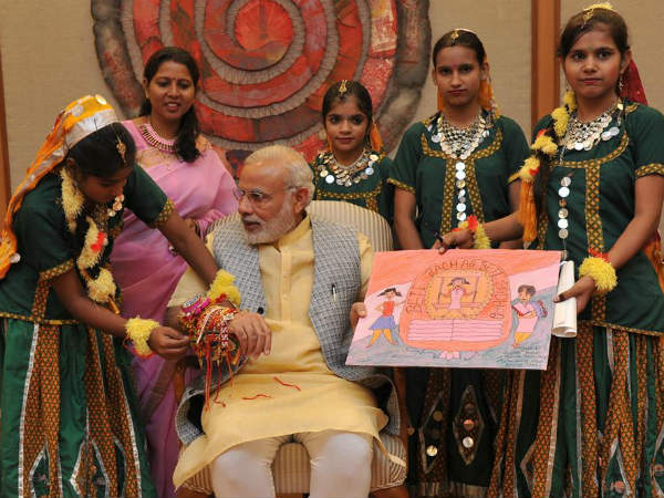 पीएम को गिफ्ट की पेंटिंग 