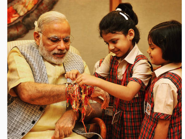 सोशल मीडिया पर शेयर कीं फोटोग्राफ्स 