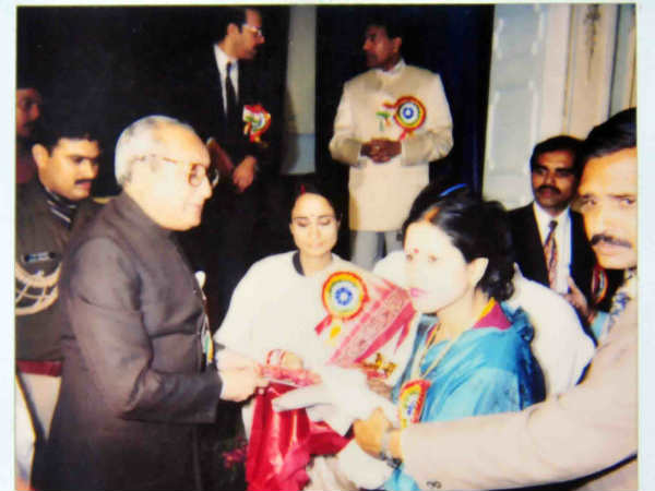 पनी सफलता के लिए मिले हैं कई सम्मान