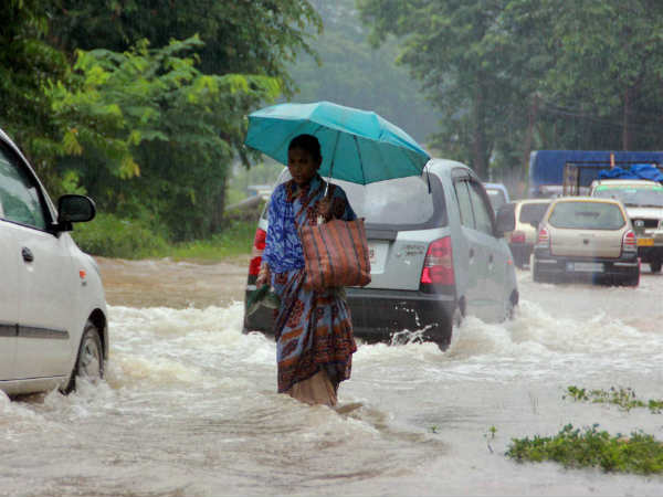 मारगरीटा में सड़क पर पानी 