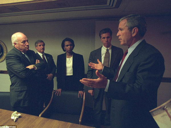 व्‍हाइट हाउस लौटे बुश 