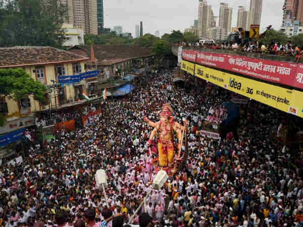 बाजार में रौनक