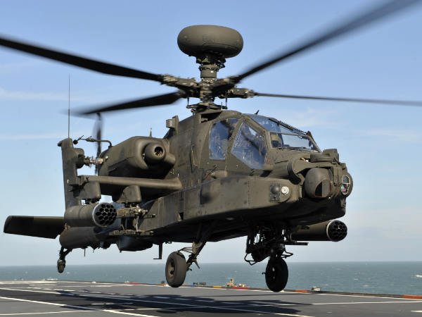 वॉर जोन में अपाचे 