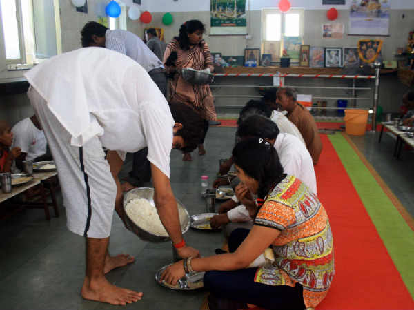 हर रोज मिलता है 200 लोगों को खाना