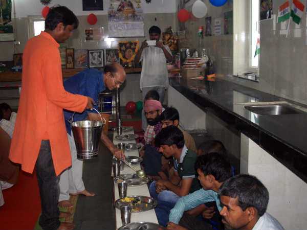 आप भी कर सकते हैं मदद