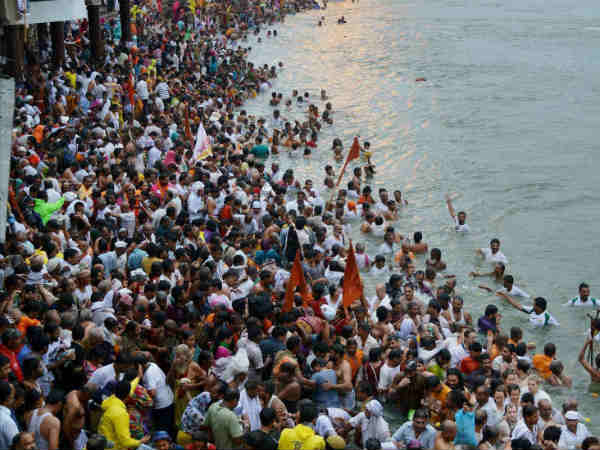 लाखों की संख्या में लाखों की संख्या में