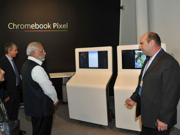 टेक्‍नोलॉजी मेंं बीत रहा लोगों का समय 