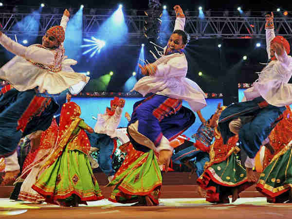 पारंपरिक वेशभूषा पारंपरिक वेशभूषा