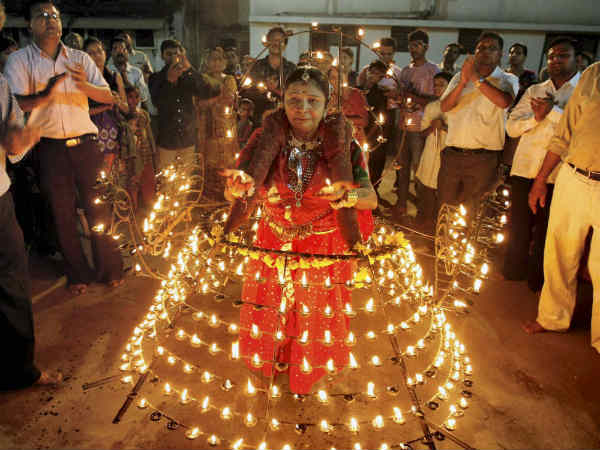 घी या तेल का अखंड दीप