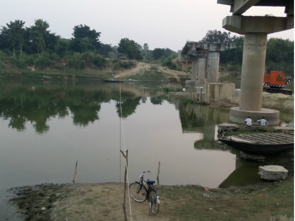 आदी हो चुके लोग