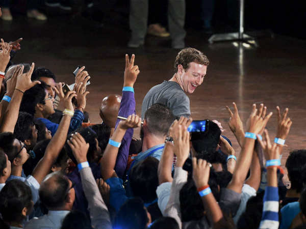 जुकरबर्ग ने पुराने दिनों को किया याद