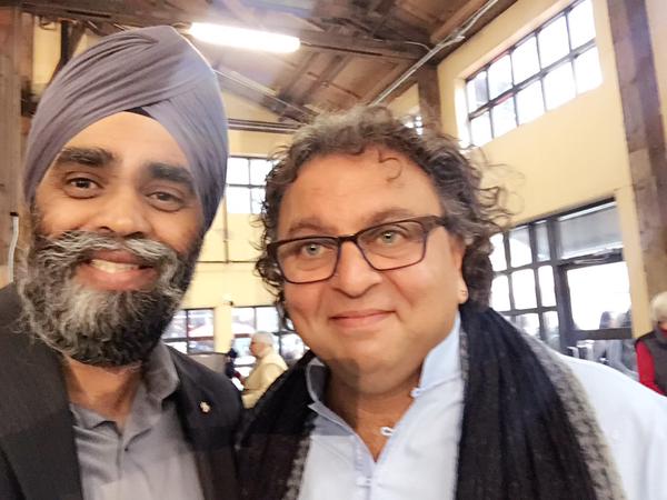 हैं कुछ राजनीतिक विवाद भी