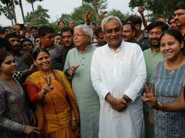 लालू के घर पर नीतीश 