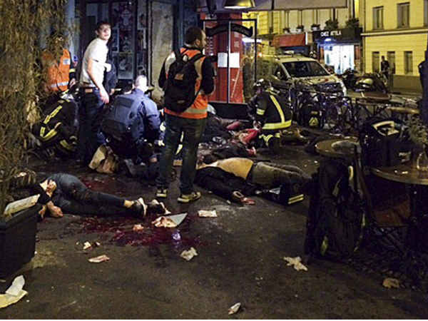 पेरिस में युद्ध जैसे हालात 