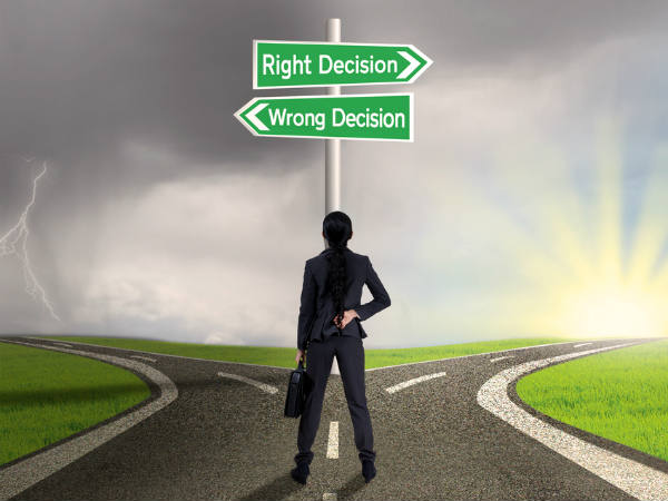 घर की मुखिया सिंगल विमेन 