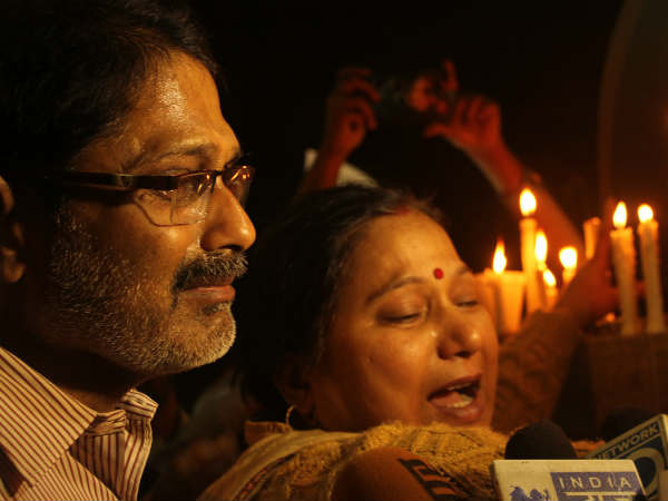 इंसाफ की मांग करते नमन के माता पिता
