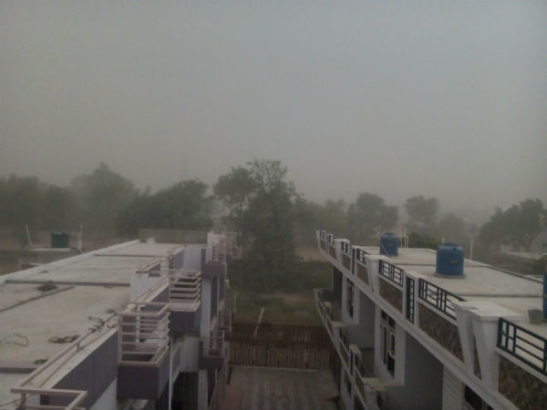 हर तरफ धूल ही धूल हर तरफ धूल ही धूल