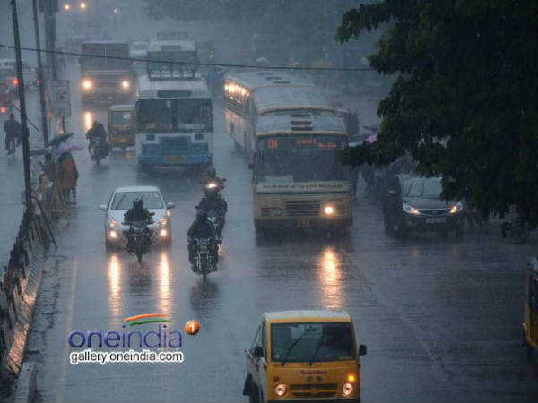 Chennai Rain Pics: शाम का मंजर Chennai Rain Pics: शाम का मंजर