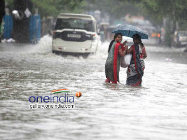 Chennai Rain 2015 Pics: बारिश का कहर Chennai Rain 2015 Pics: बारिश का कहर