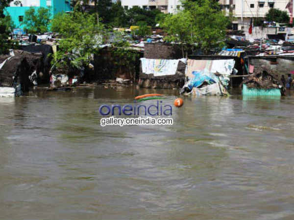 Chennai Rain 2015 Pics: हाल बेहाल Chennai Rain 2015 Pics: हाल बेहाल
