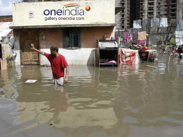 Chennai Rain 2015 Pics: गली मोहल्लों का हाल Chennai Rain 2015 Pics: गली मोहल्लों का हाल